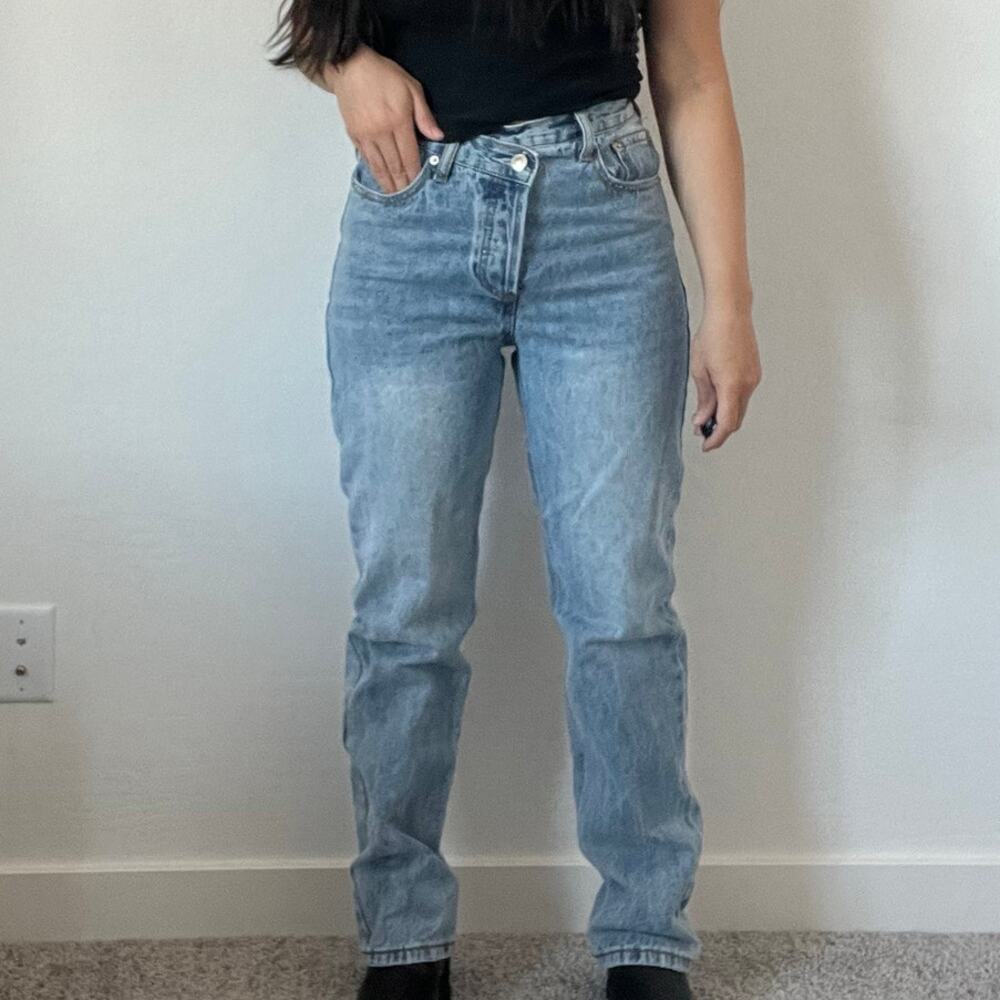 Princess Polly Asymmetrical‎ button front straight leg jeans light wash - Picture 4 of 15